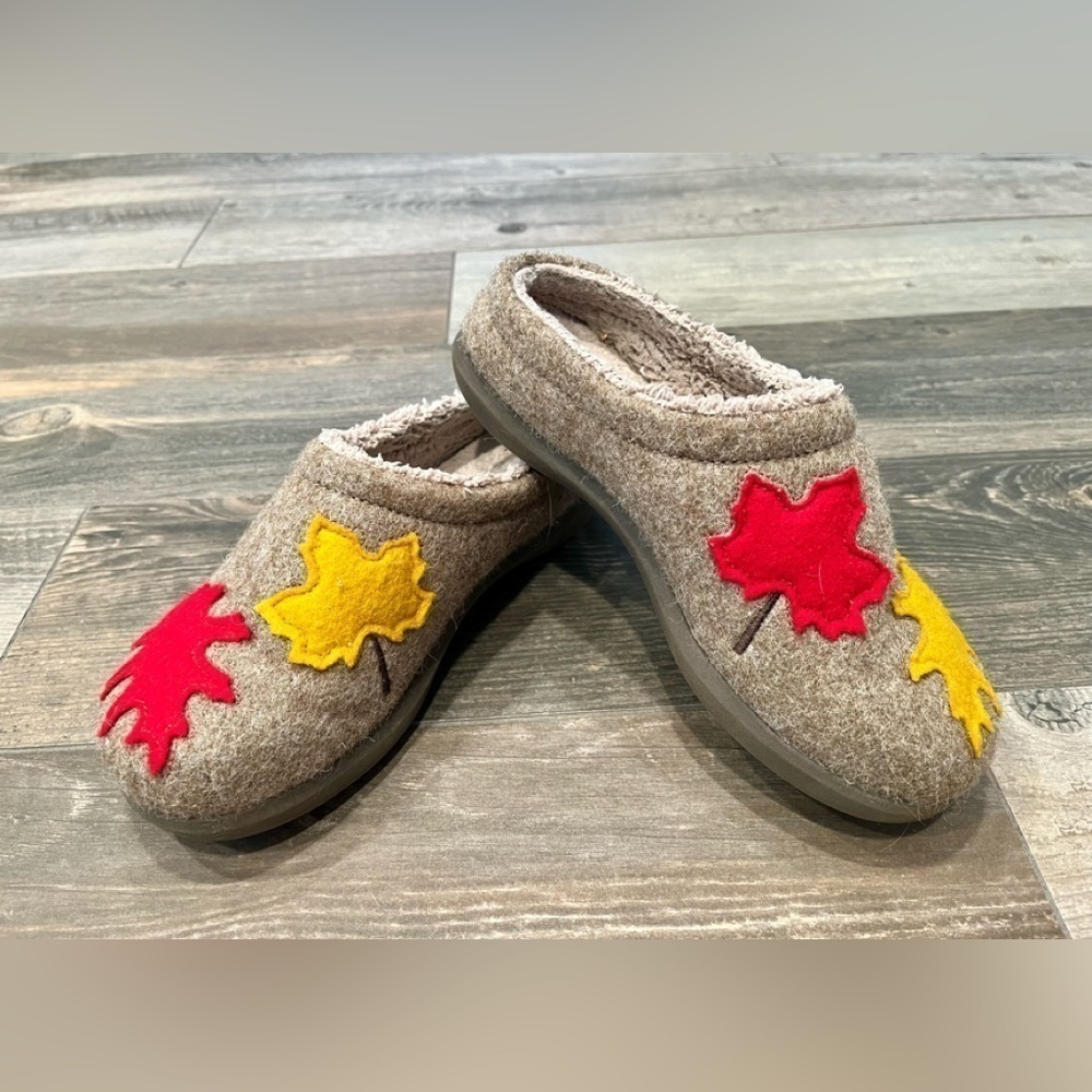 LL Bean Daybreak Scuff Fall Leaves Leaf Wool Women’s House shoe Slipper Size 6
